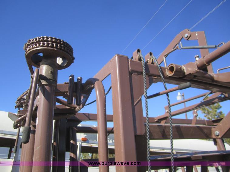 image for item C9900 Blattner portable squeeze chute