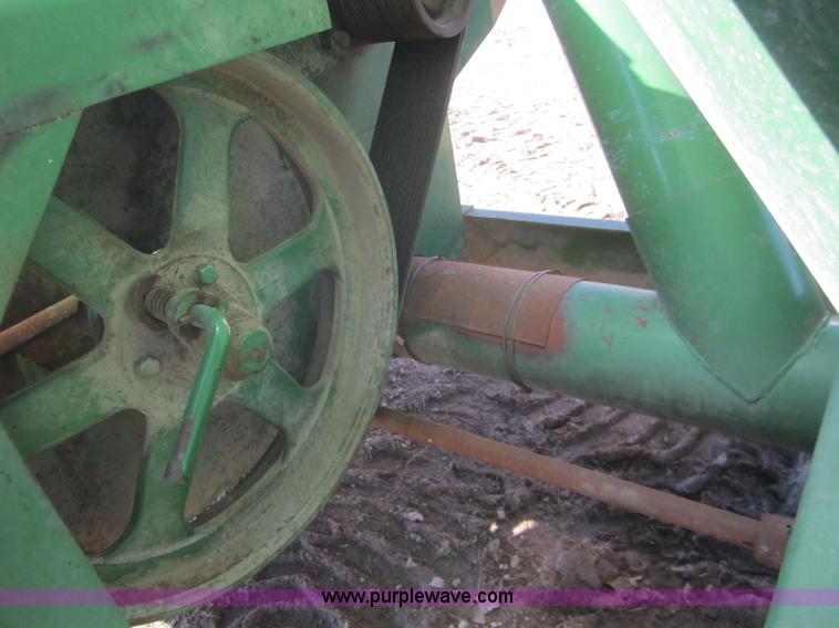 image for item C9901 John Deere 400 grinder/mixer