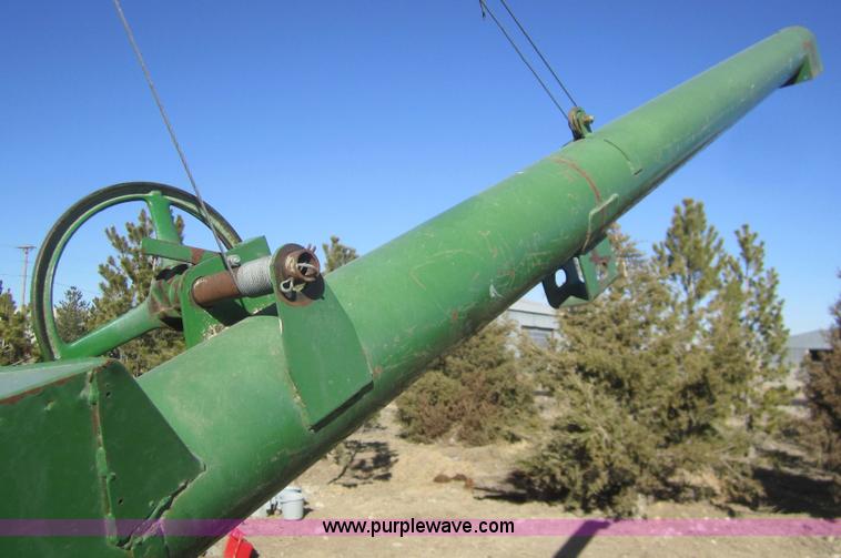 image for item C9901 John Deere 400 grinder/mixer