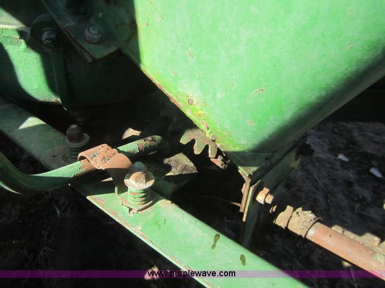 image for item C9901 John Deere 400 grinder/mixer