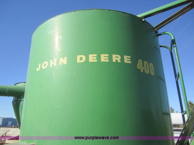 image for item C9901 John Deere 400 grinder/mixer