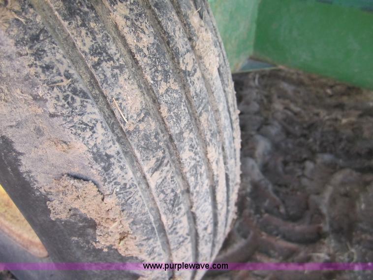 image for item C9901 John Deere 400 grinder/mixer