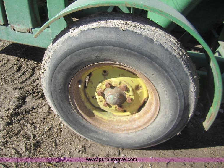 image for item C9901 John Deere 400 grinder/mixer