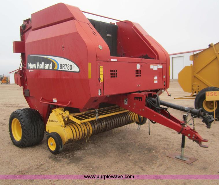 image for item C9902 New Holland BR780A round baler