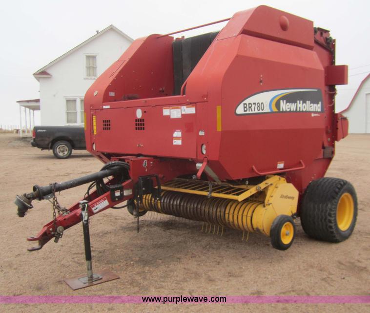 image for item C9902 New Holland BR780A round baler
