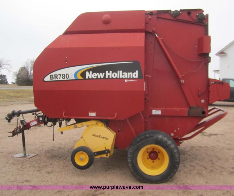 image for item C9902 New Holland BR780A round baler