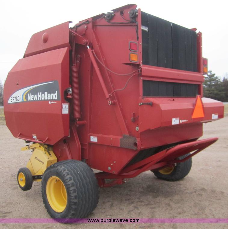 image for item C9902 New Holland BR780A round baler