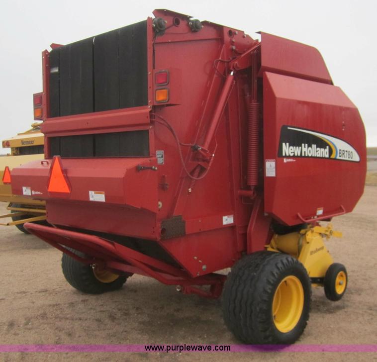 image for item C9902 New Holland BR780A round baler