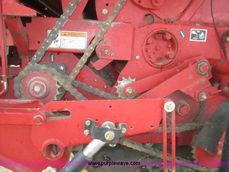 image for item C9902 New Holland BR780A round baler