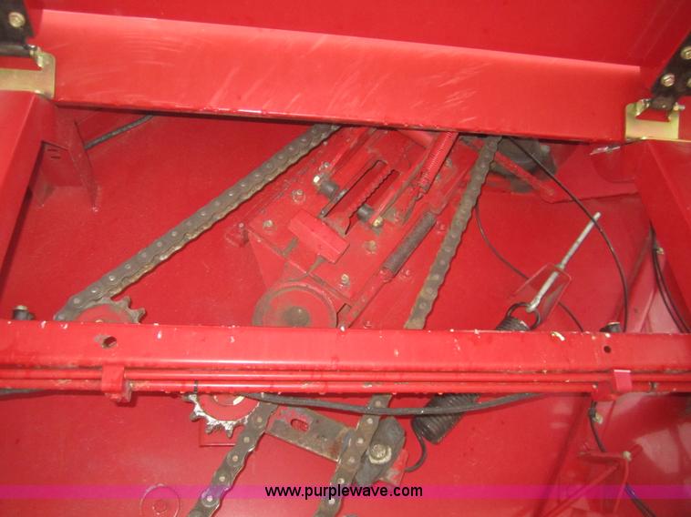 image for item C9902 New Holland BR780A round baler