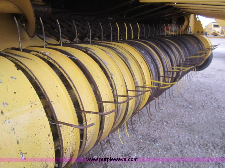 image for item C9902 New Holland BR780A round baler