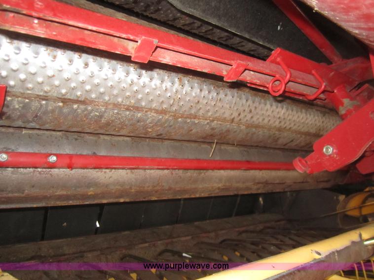 image for item C9902 New Holland BR780A round baler