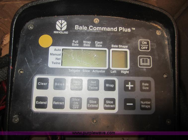 image for item C9902 New Holland BR780A round baler
