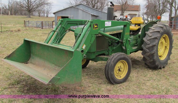 image for item D3008 1980 John Deere 2240 tractor