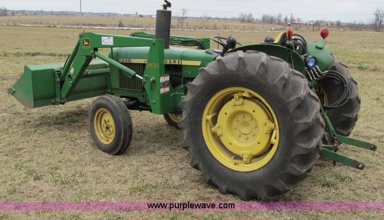 image for item D3008 1980 John Deere 2240 tractor