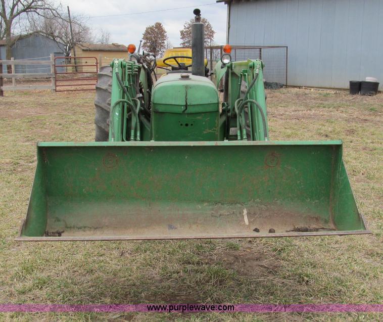 image for item D3008 1980 John Deere 2240 tractor