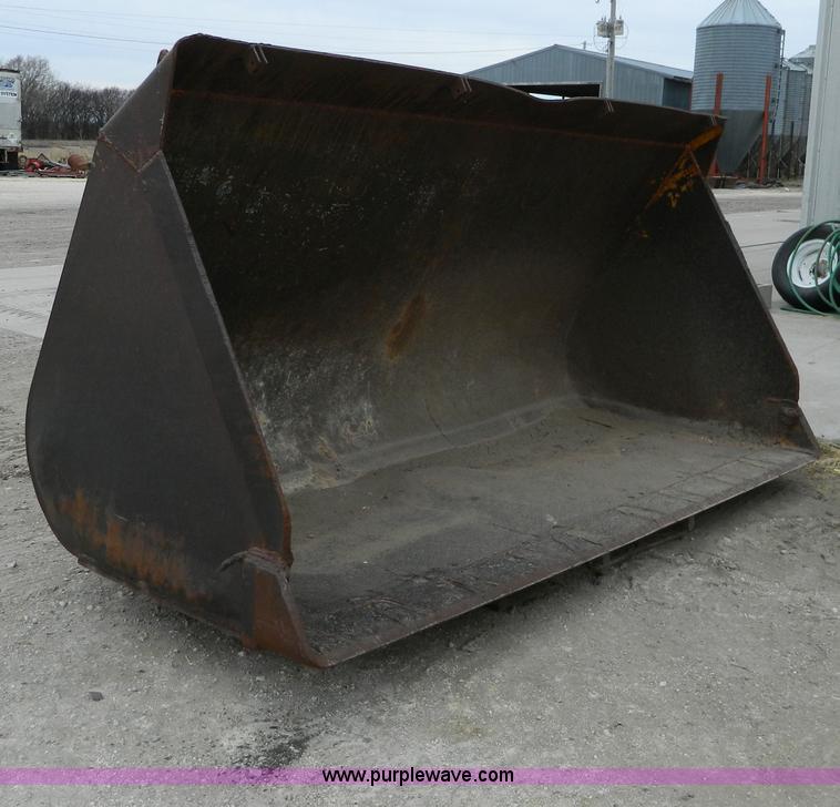 image for item D8741 Steel loader bucket