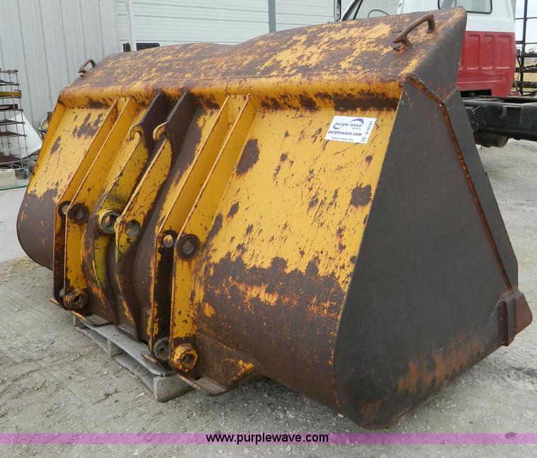 image for item D8741 Steel loader bucket