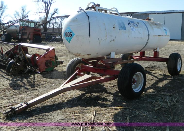 image for item D8755 1,000 gallon anhydrous tank