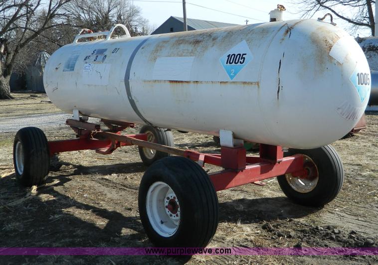 image for item D8755 1,000 gallon anhydrous tank