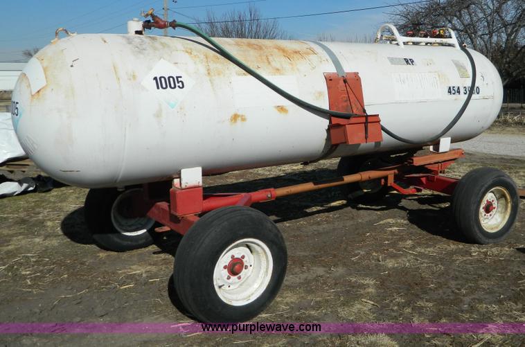 image for item D8755 1,000 gallon anhydrous tank