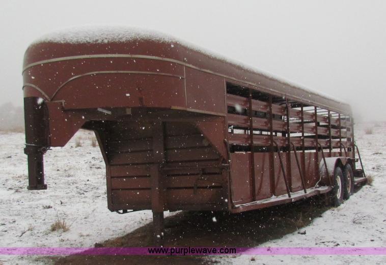 image for item I9510 1977 Hale stock trailer