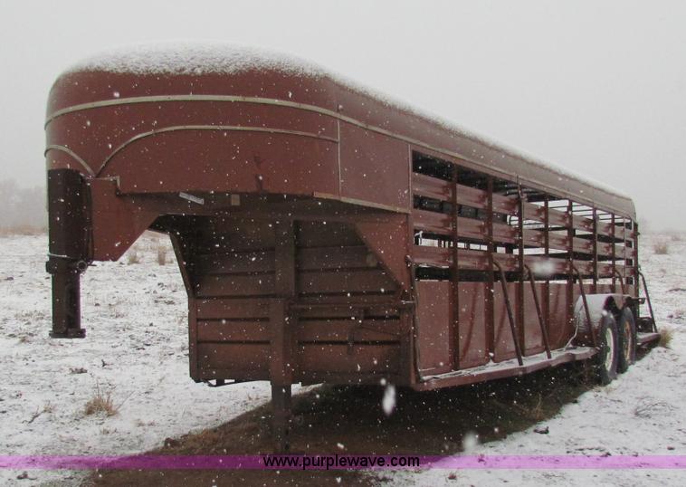 image for item I9510 1977 Hale stock trailer