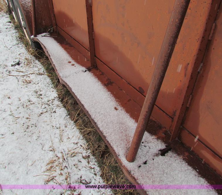 image for item I9510 1977 Hale stock trailer