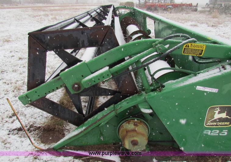 image for item I9512 John Deere 925 platform header