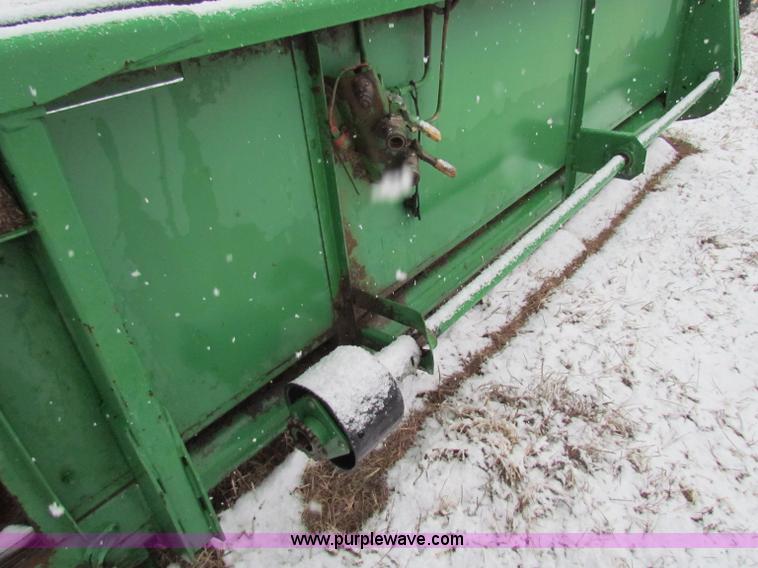 image for item I9512 John Deere 925 platform header