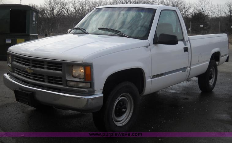 image for item A1842 1999 Chevrolet C2500 pickup truck