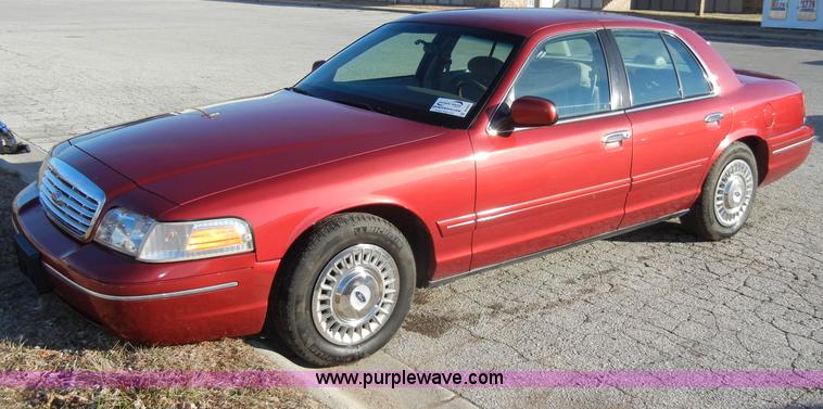 image for item A3421 2000 Ford Crown Victoria Police Interceptor