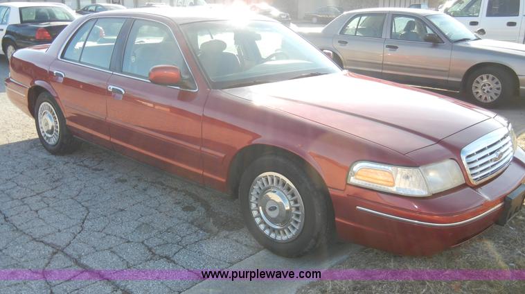 image for item A3421 2000 Ford Crown Victoria Police Interceptor