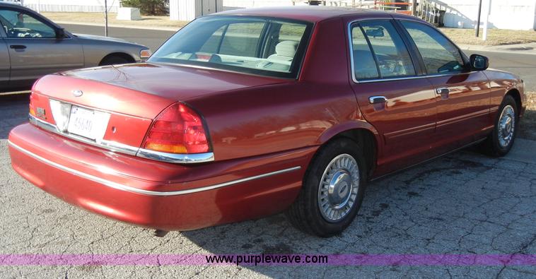 image for item A3421 2000 Ford Crown Victoria Police Interceptor