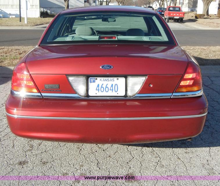 image for item A3421 2000 Ford Crown Victoria Police Interceptor