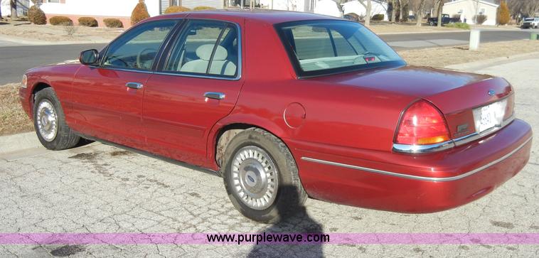image for item A3421 2000 Ford Crown Victoria Police Interceptor