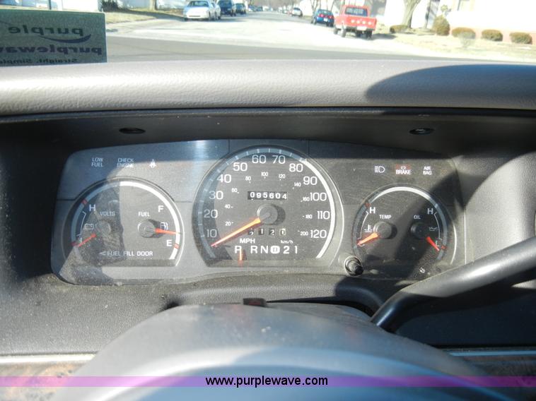 image for item A3421 2000 Ford Crown Victoria Police Interceptor