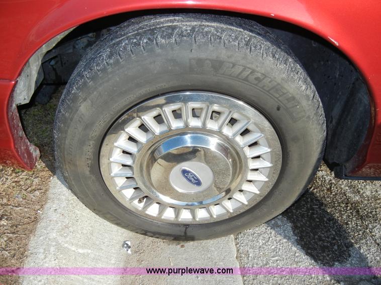 image for item A3421 2000 Ford Crown Victoria Police Interceptor