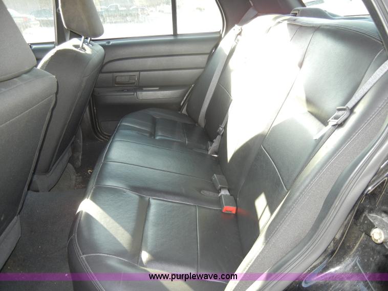 image for item A3422 2005 Ford Crown Victoria Police Interceptor