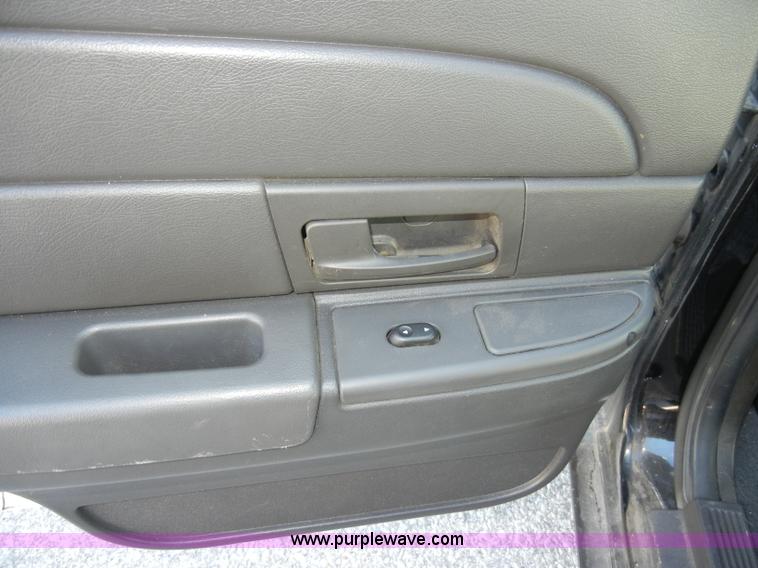 image for item A3422 2005 Ford Crown Victoria Police Interceptor