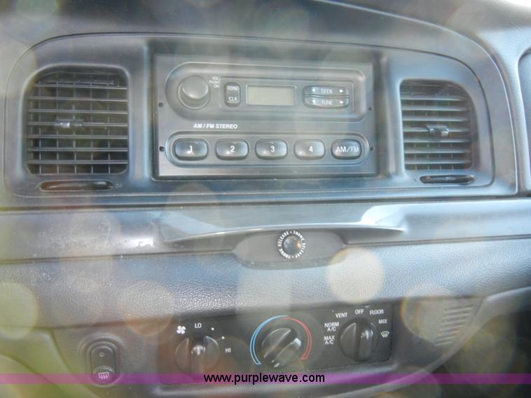 image for item A3422 2005 Ford Crown Victoria Police Interceptor