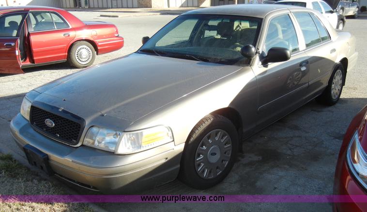 image for item A3423 2005 Ford Crown Victoria Police Interceptor