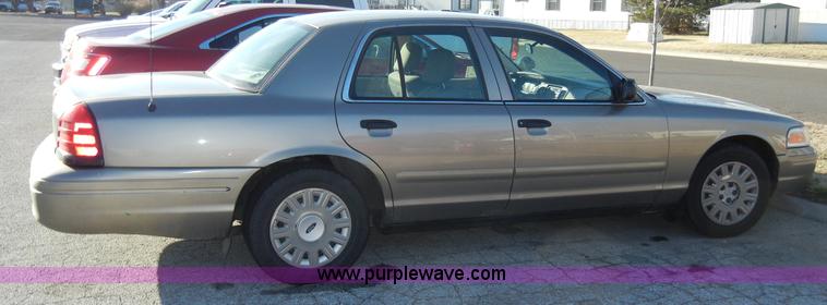 image for item A3423 2005 Ford Crown Victoria Police Interceptor