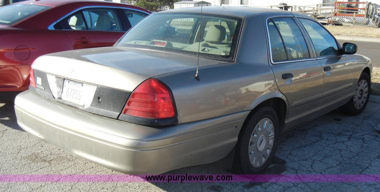 image for item A3423 2005 Ford Crown Victoria Police Interceptor