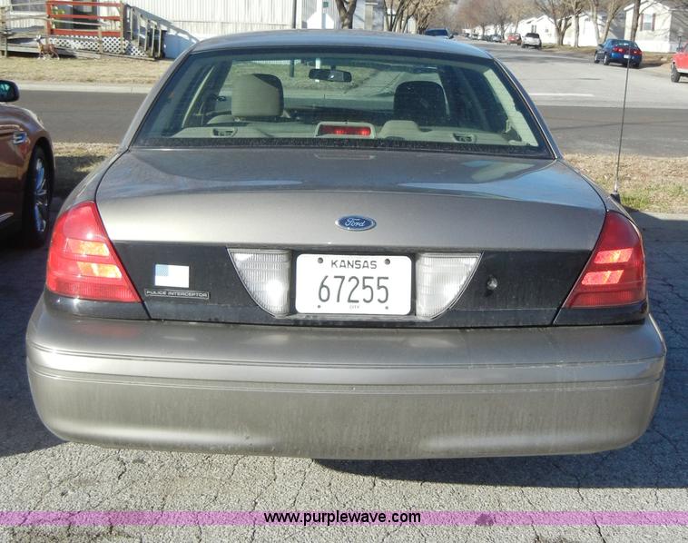 image for item A3423 2005 Ford Crown Victoria Police Interceptor