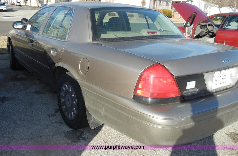 image for item A3423 2005 Ford Crown Victoria Police Interceptor