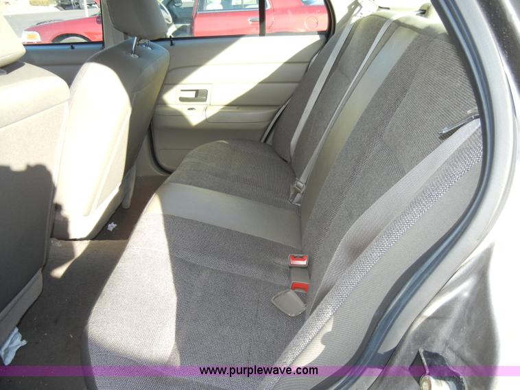 image for item A3423 2005 Ford Crown Victoria Police Interceptor
