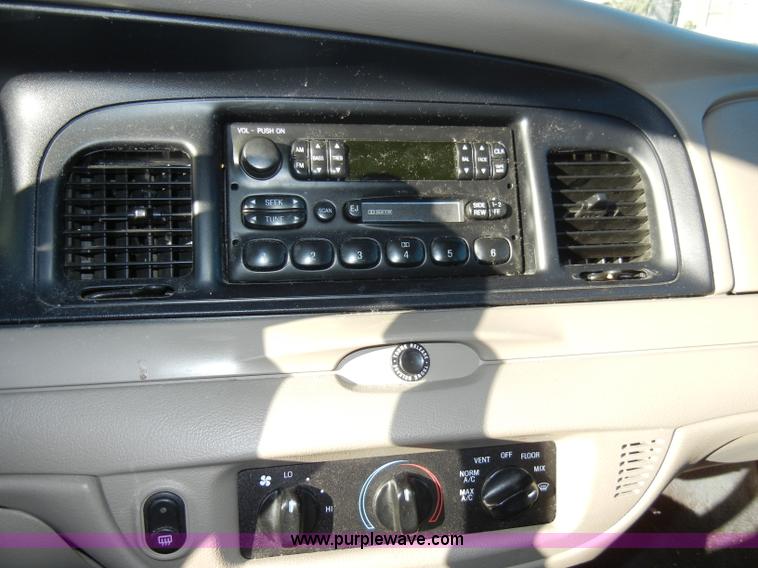 image for item A3423 2005 Ford Crown Victoria Police Interceptor