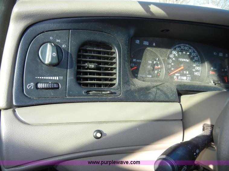 image for item A3423 2005 Ford Crown Victoria Police Interceptor