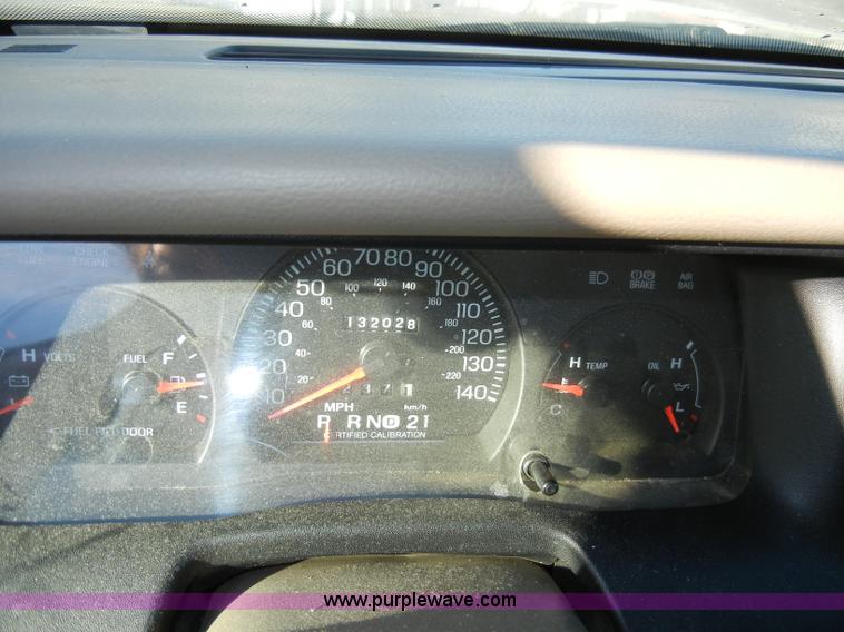 image for item A3423 2005 Ford Crown Victoria Police Interceptor